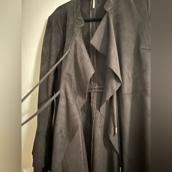 Oversized Velvet Jacket - Picture 6 of 6